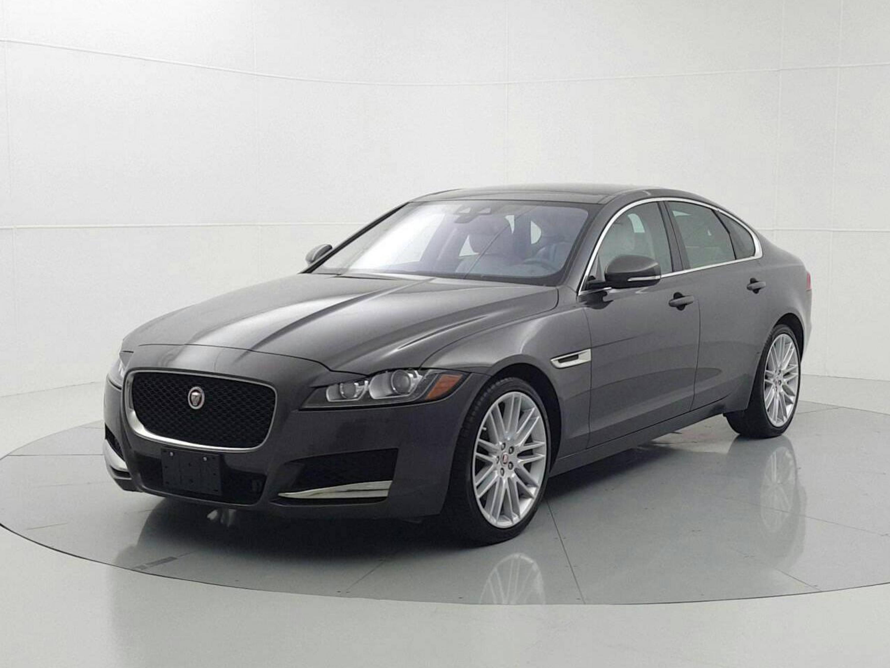 Pre-Owned 2017 Jaguar XF 35t Prestige *INCOMING LEASE RETURN YOU WANT