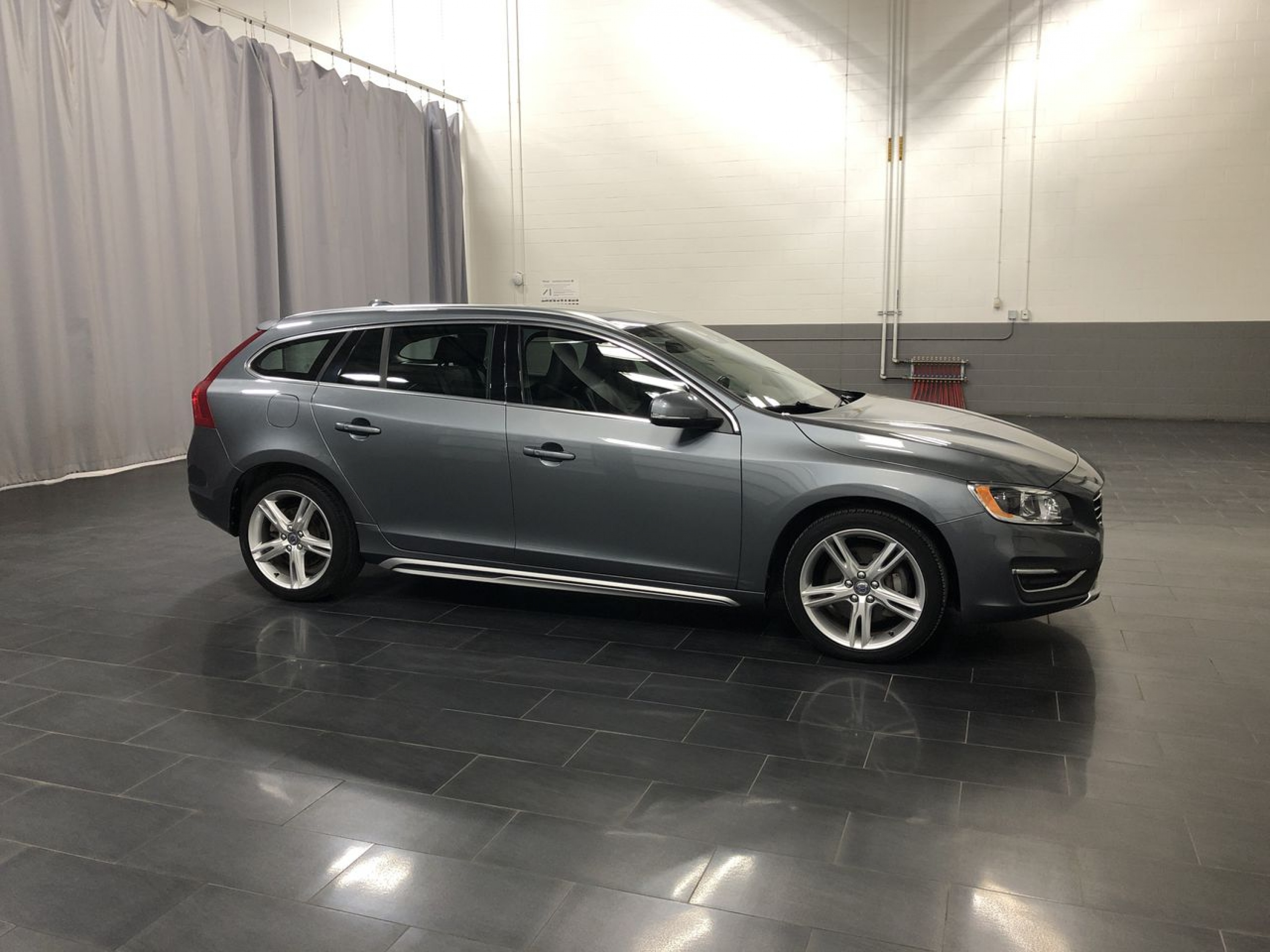 Pre-Owned 2017 Volvo V60 T5 Special Edition Premier *The V60 Has ...